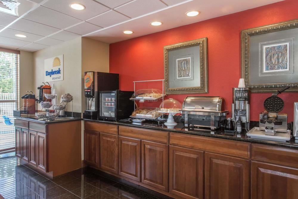Days Inn & Suites By Wyndham Fort Pierce I-95 Экстерьер фото