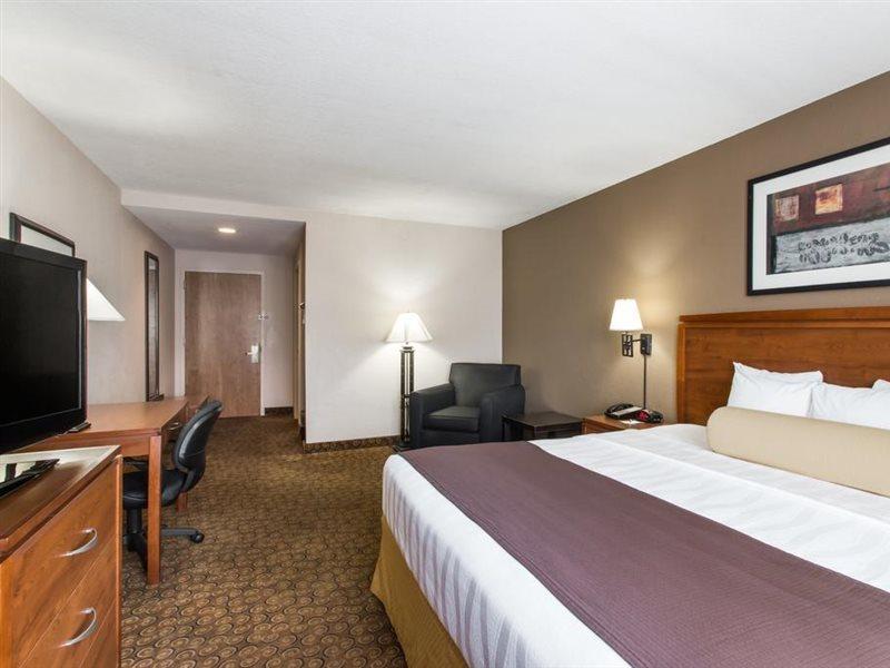 Days Inn & Suites By Wyndham Fort Pierce I-95 Экстерьер фото