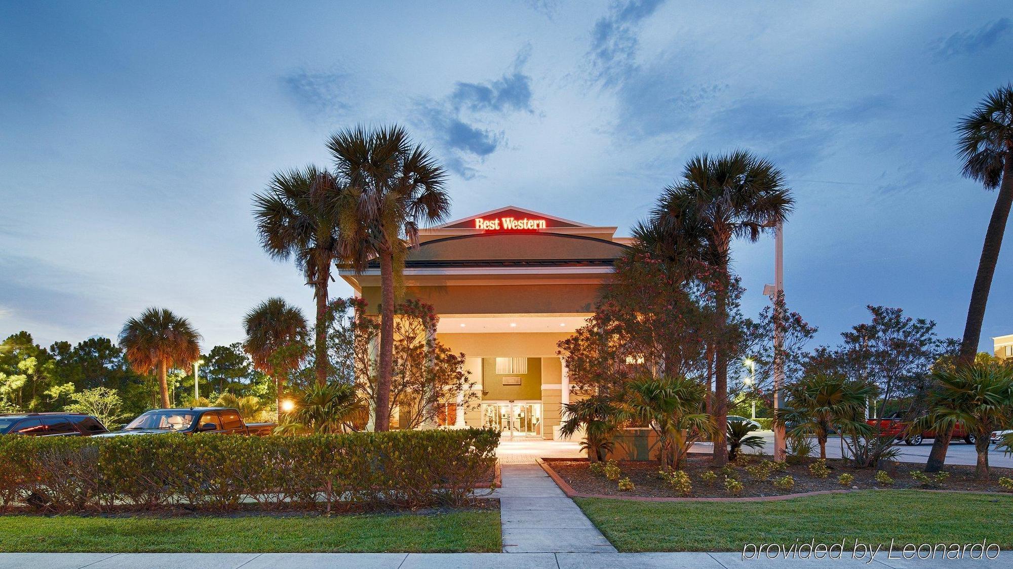 Days Inn & Suites By Wyndham Fort Pierce I-95 Экстерьер фото