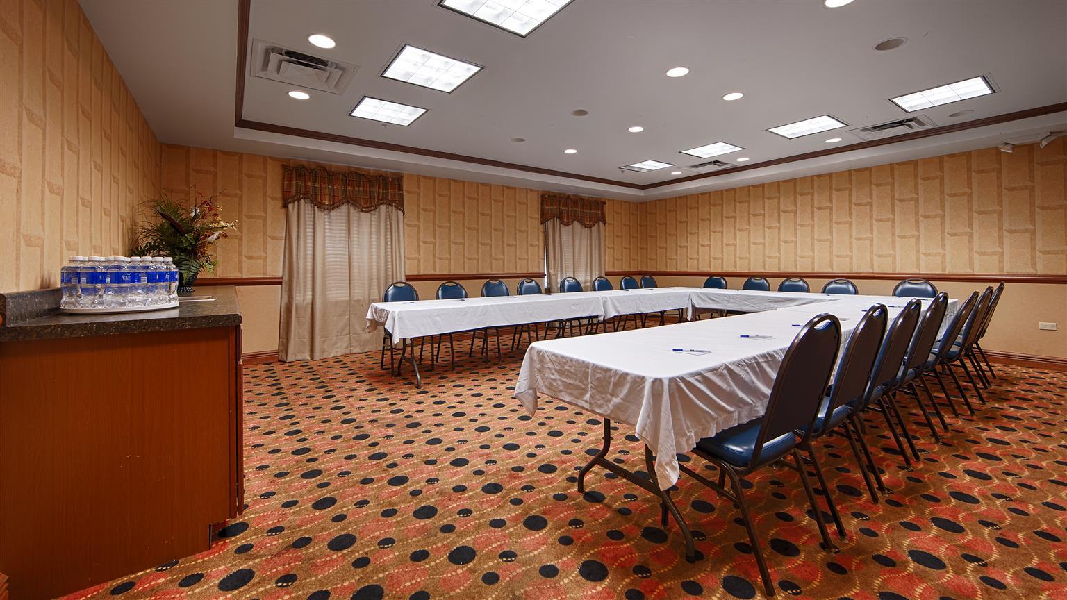 Days Inn & Suites By Wyndham Fort Pierce I-95 Экстерьер фото