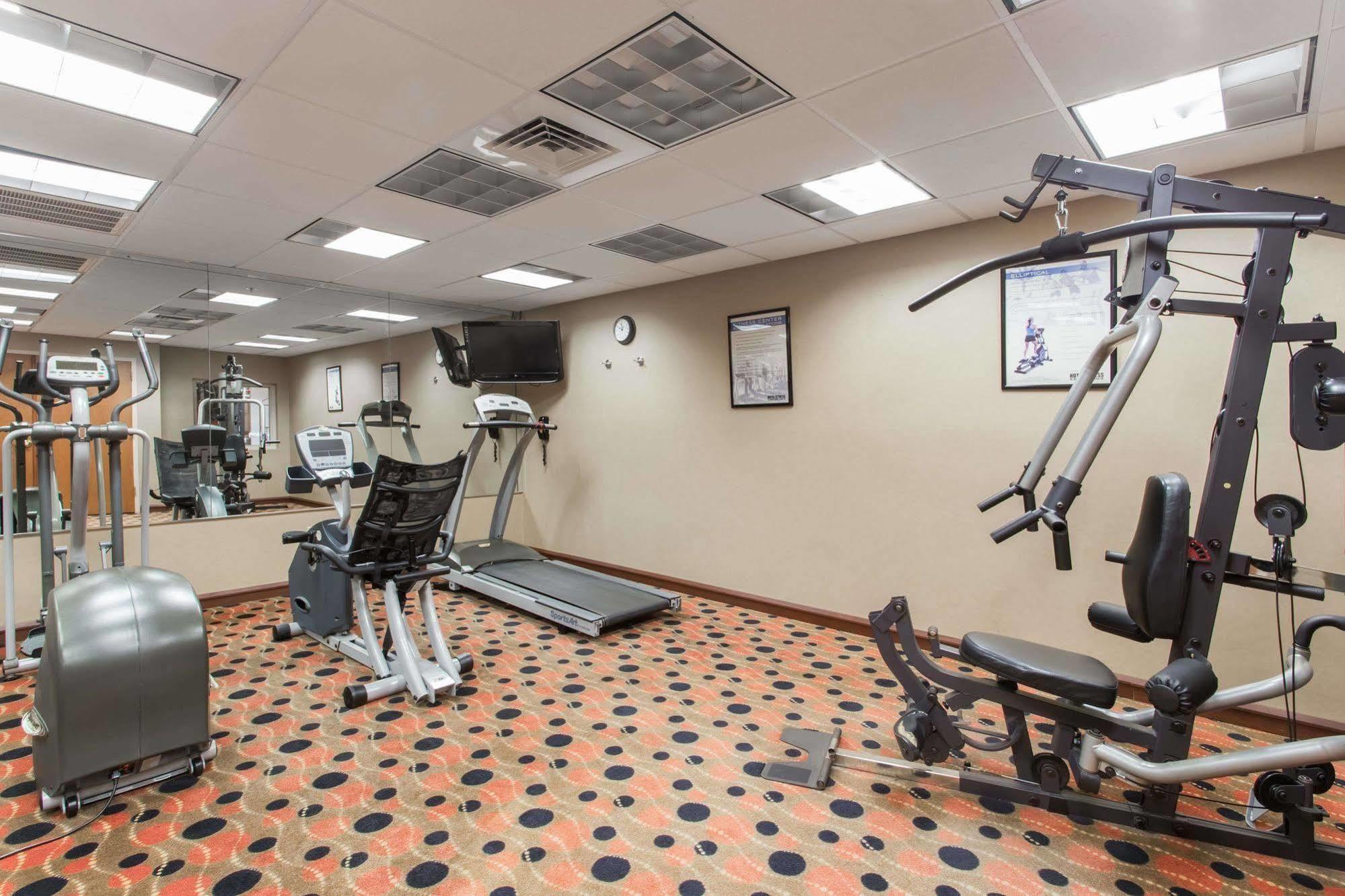 Days Inn & Suites By Wyndham Fort Pierce I-95 Экстерьер фото